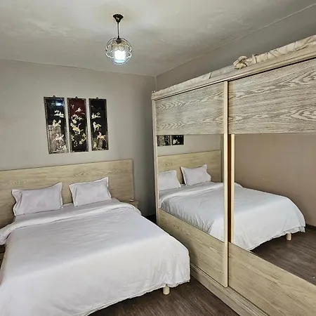 Simple Sea View Apartment - Families Only Alexandria Room photo