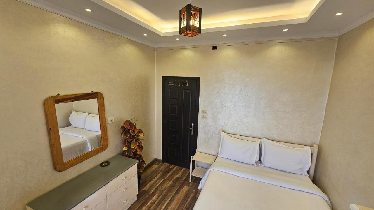 Simple Sea View - Families Only * Alexandria