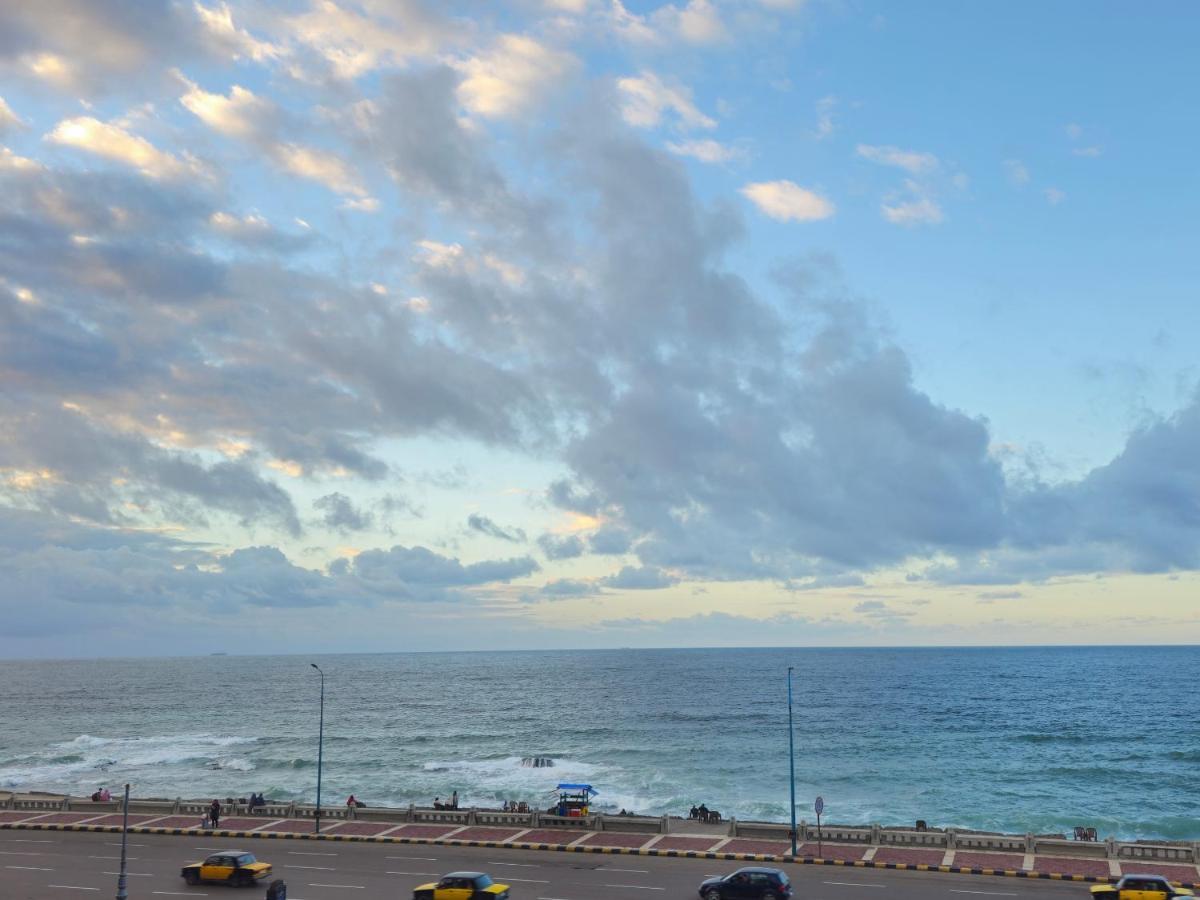 Simple Sea View - Families Only Alexandria