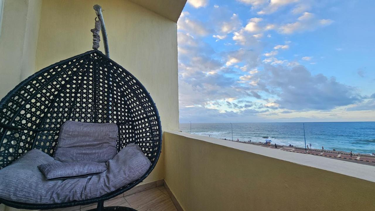 Simple Sea View - Families Only Alexandria