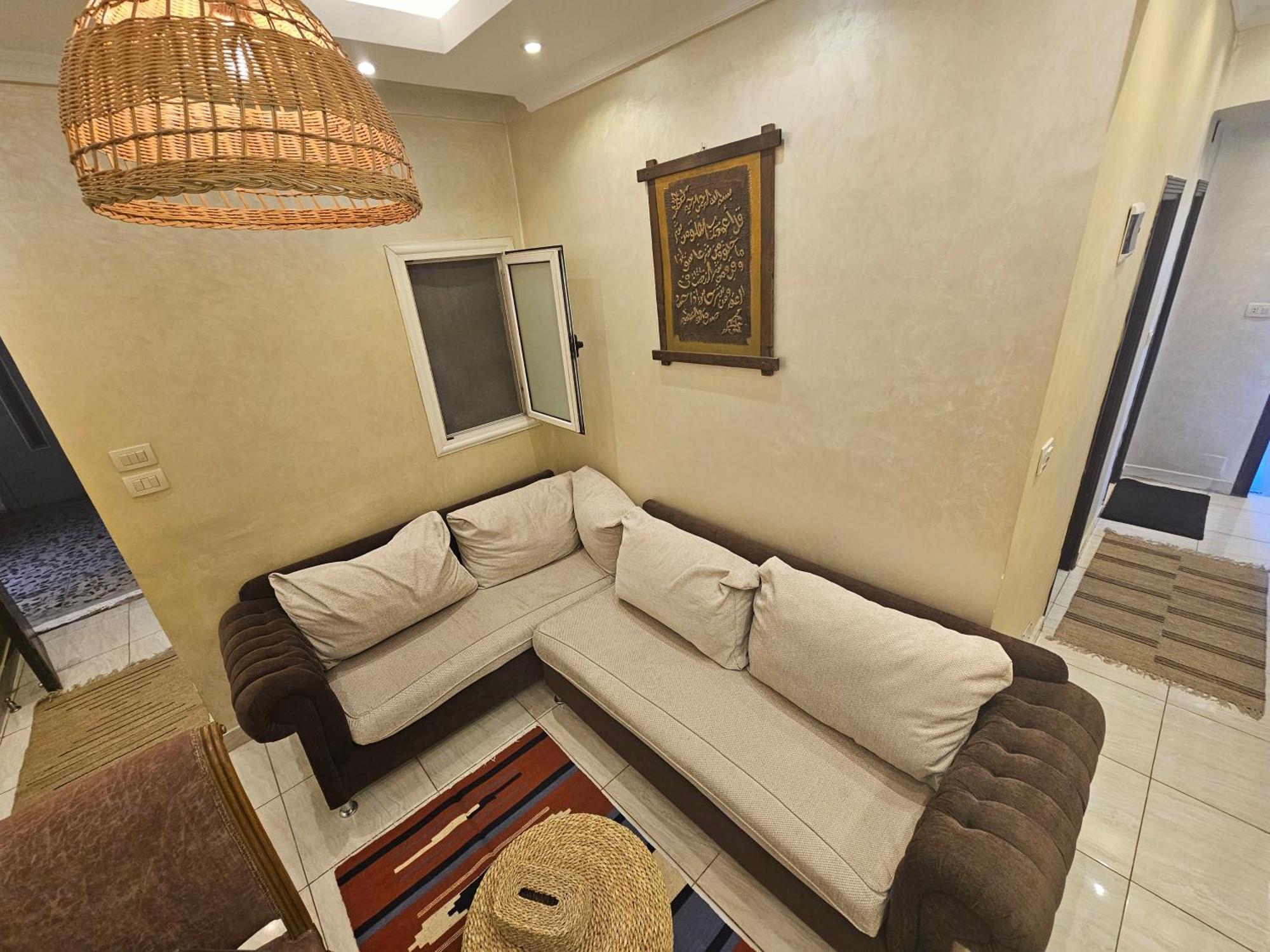 Simple Sea View - Families Only * Alexandria