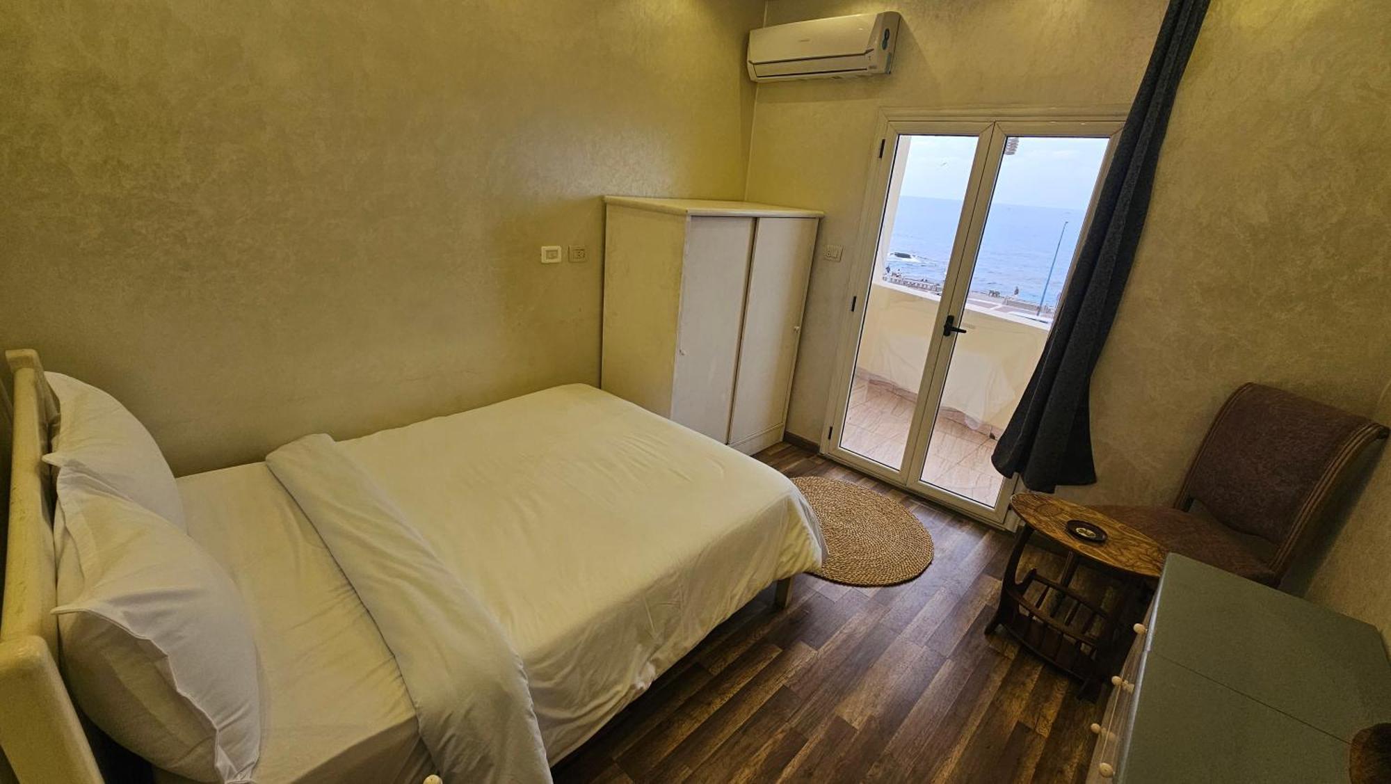 Apartment Simple Sea View - Families Only *
