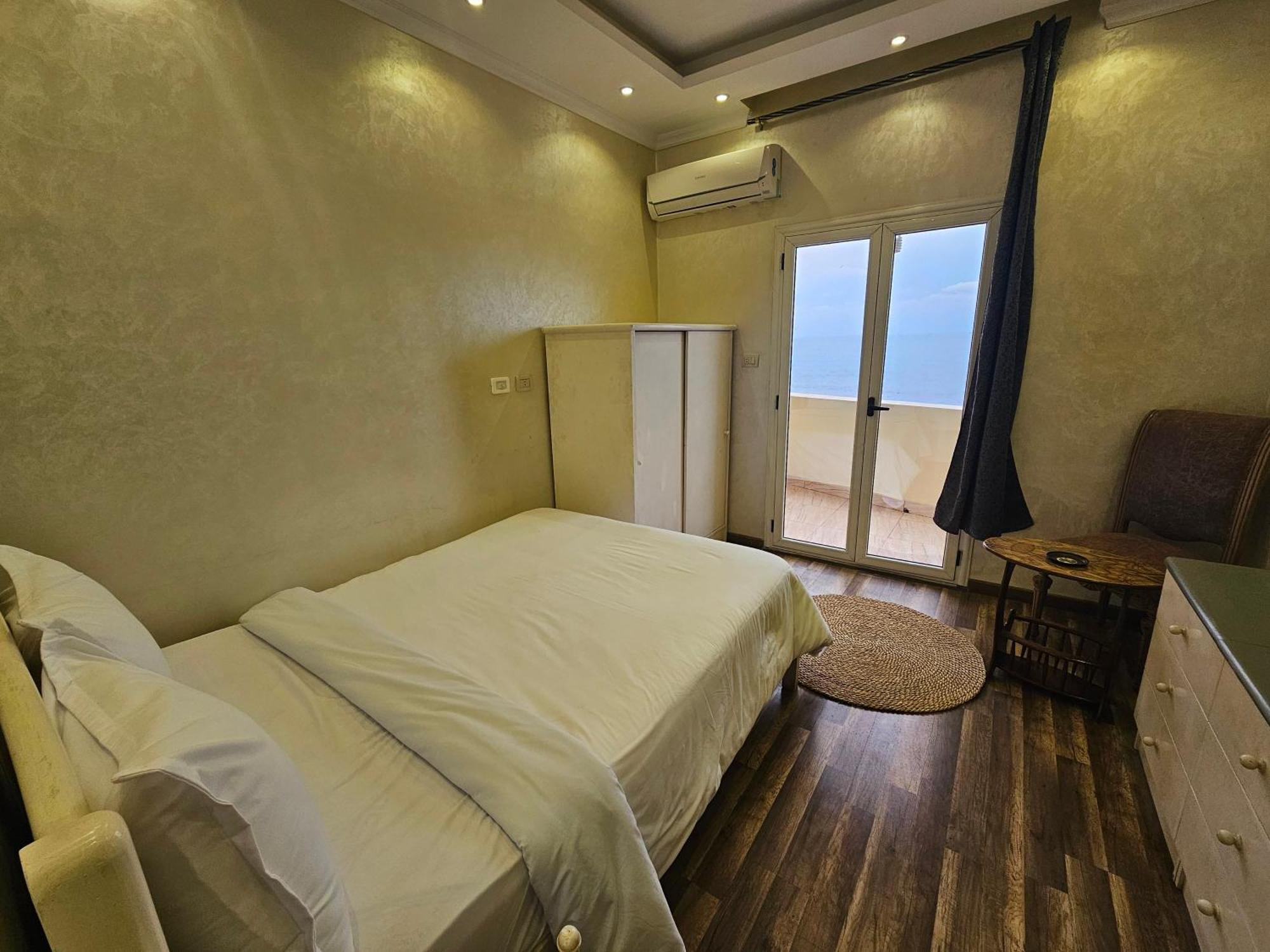 Apartment Simple Sea View - Families Only *