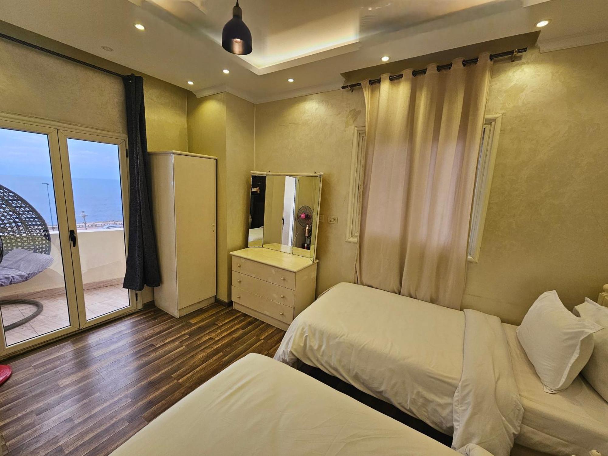 Simple Sea View - Families Only Apartment Alexandria