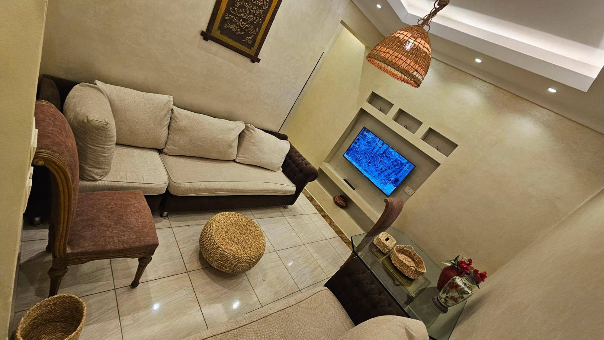 Simple Sea View - Families Only * Alexandria