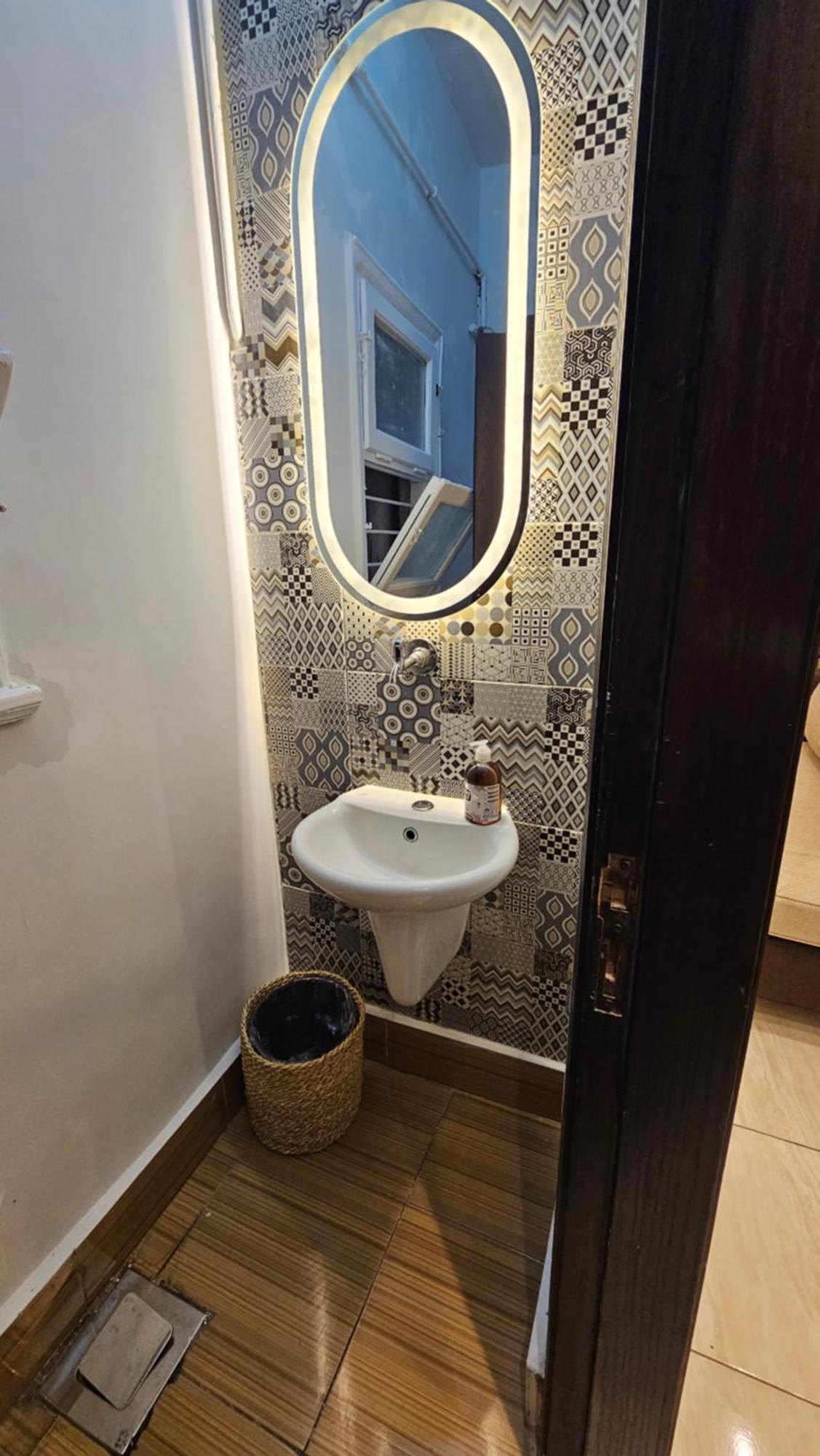 Apartment Simple Sea View - Families Only Alexandria