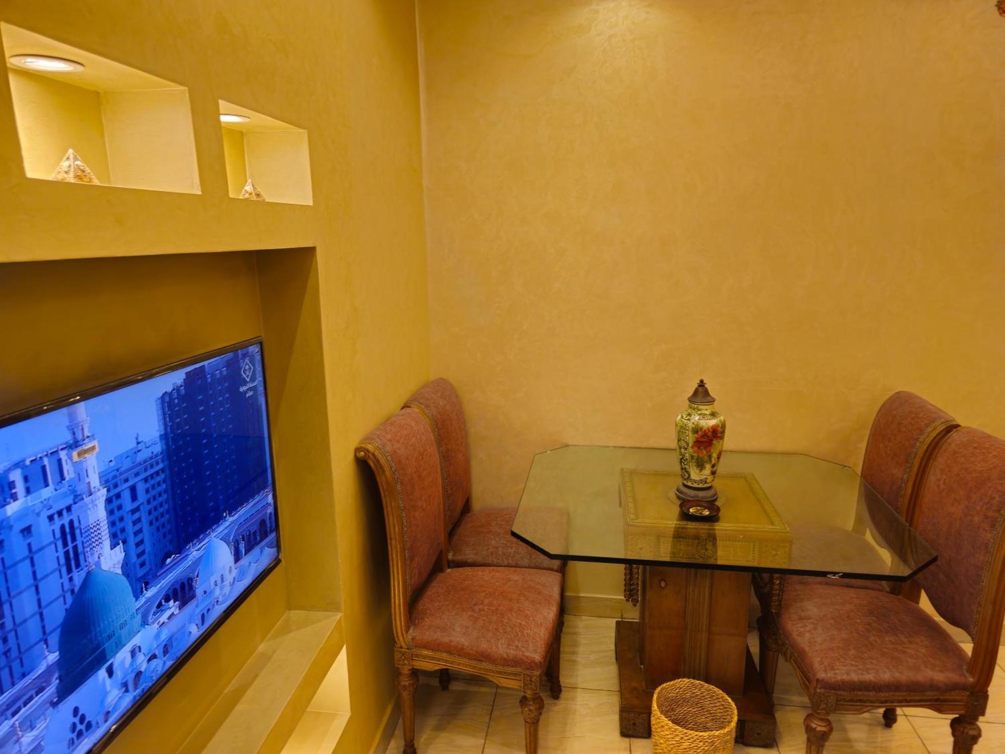 Simple Sea View - Families Only Alexandria