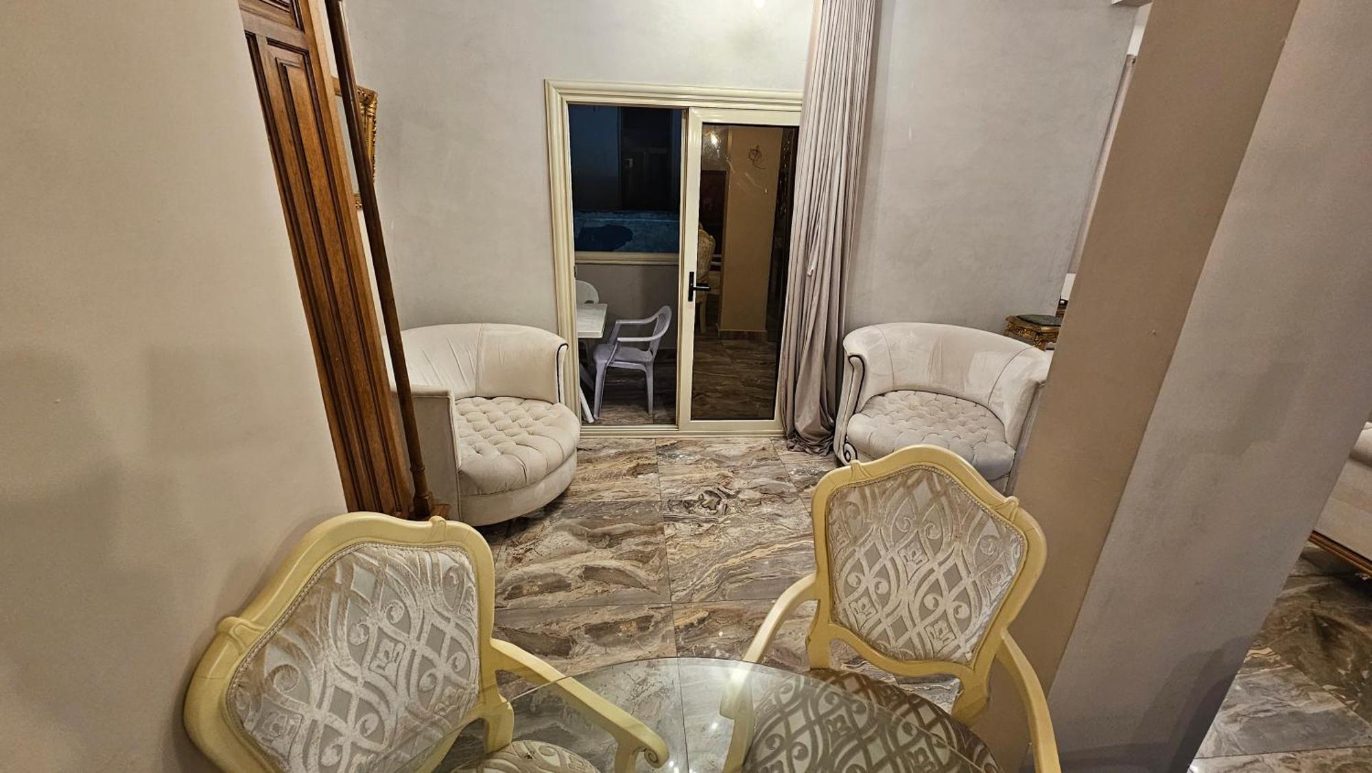 Simple Sea View - Families Only * Alexandria